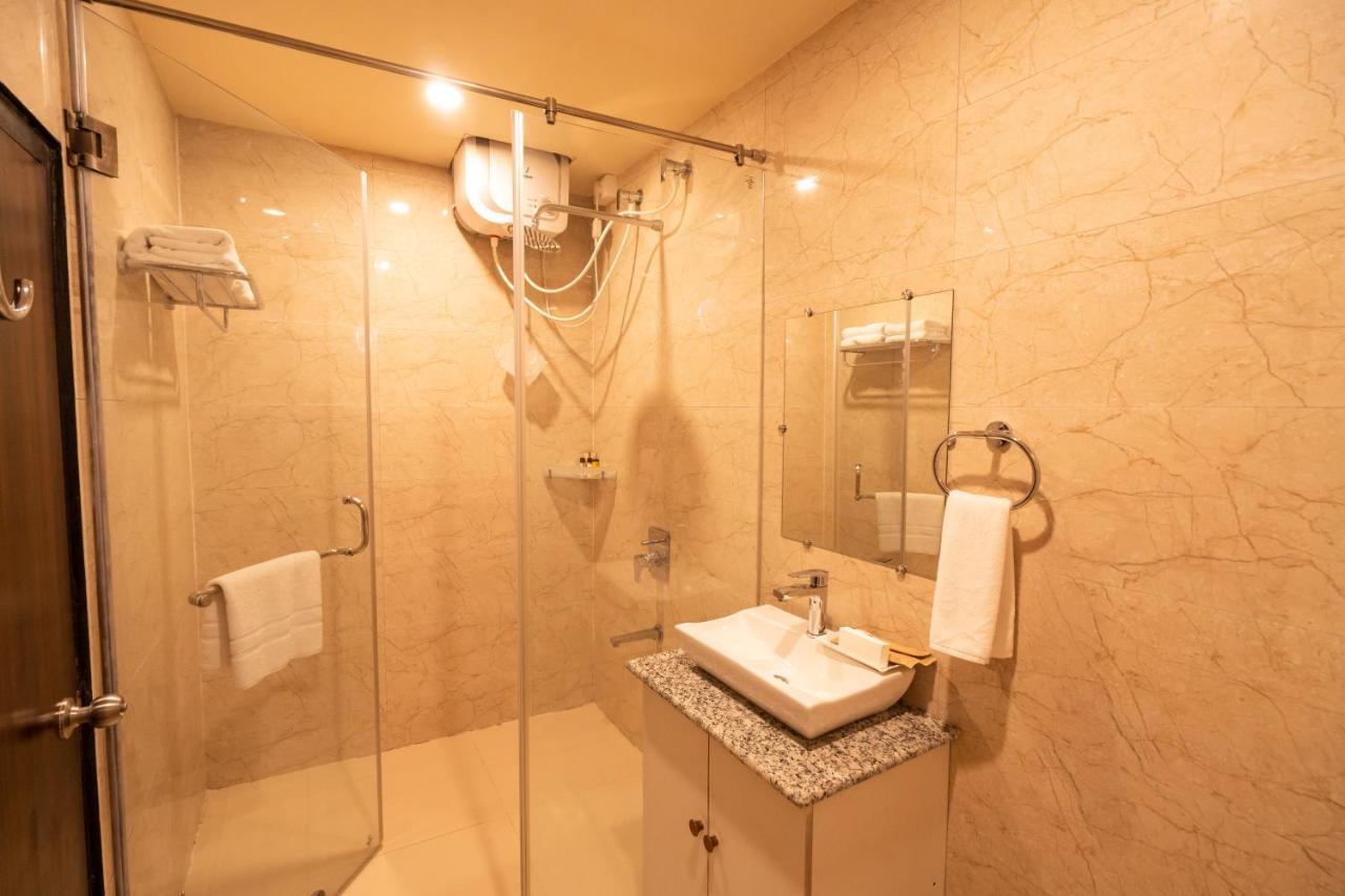 Royale Lalawi Hotel Āīzawl Exteriör bild