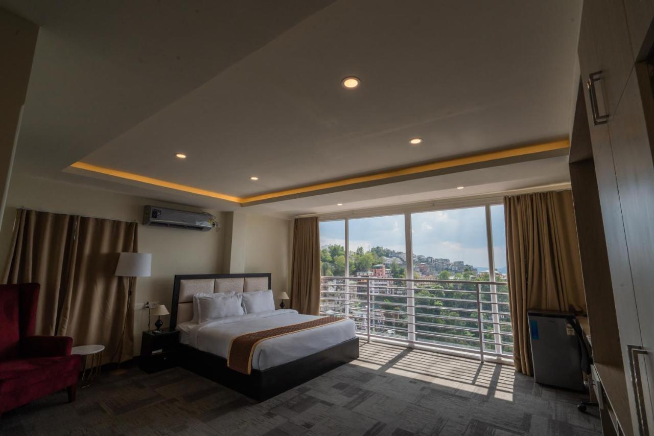 Royale Lalawi Hotel Āīzawl Exteriör bild