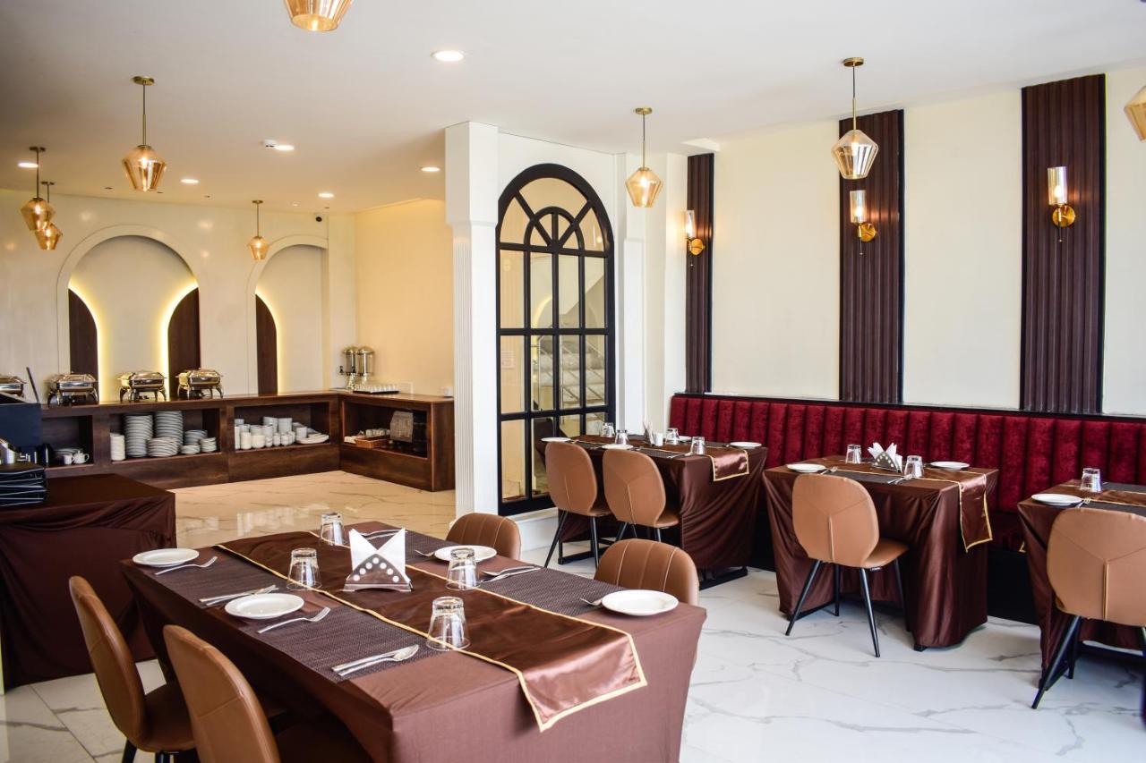 Royale Lalawi Hotel Āīzawl Exteriör bild